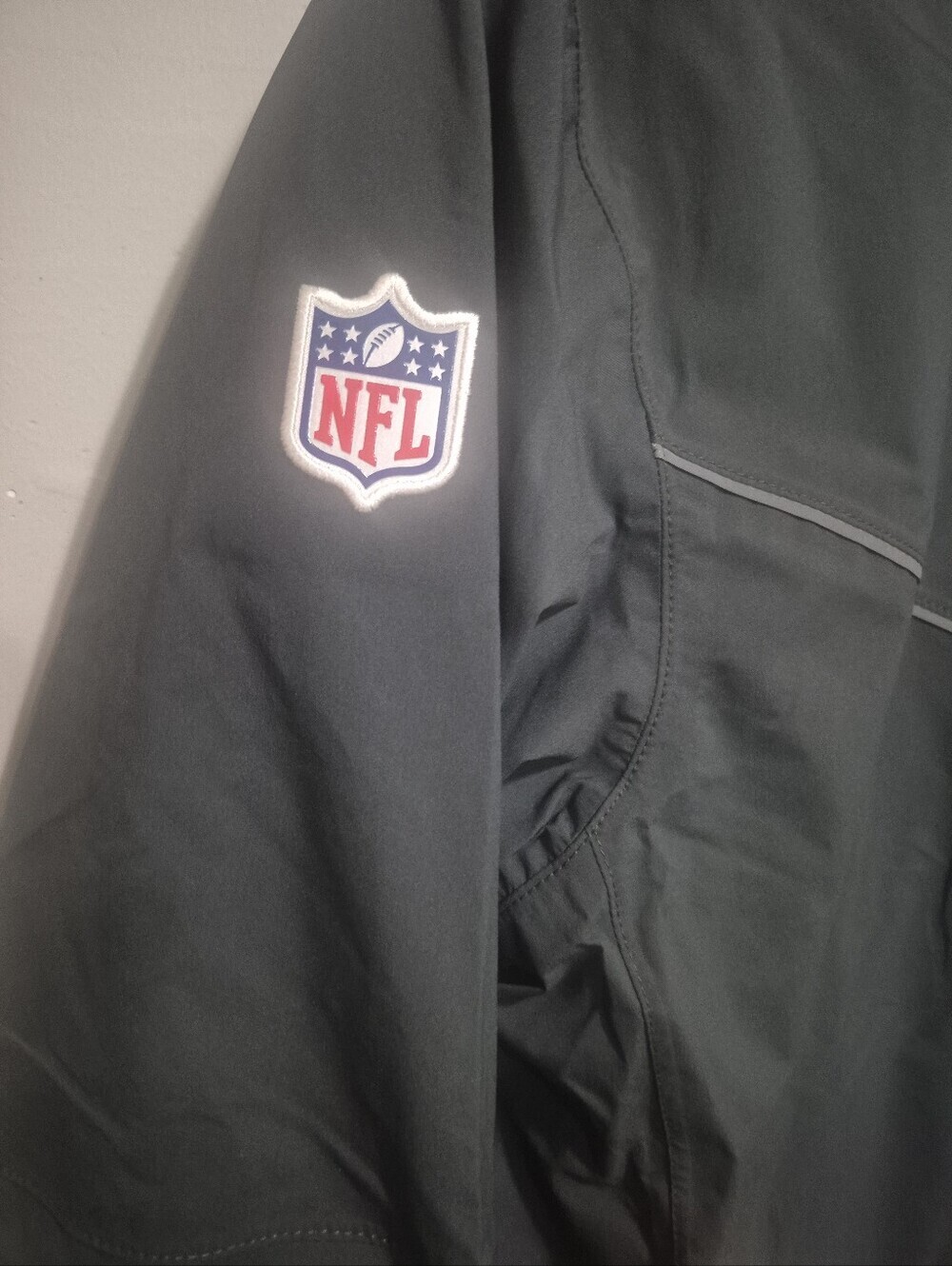 Nike NFL Shield Football On-Field Team Issued Rain Jacket "Players Edition"PE" - Picture 5 of 7